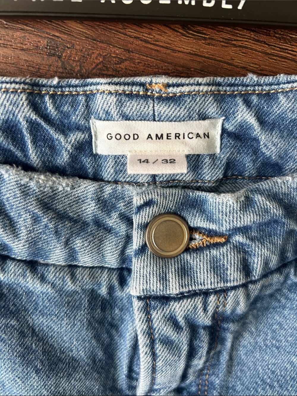 Good American medium-wash hi-rise jeans with distinct distressing, size 14/32 - Picture 9 of 10
